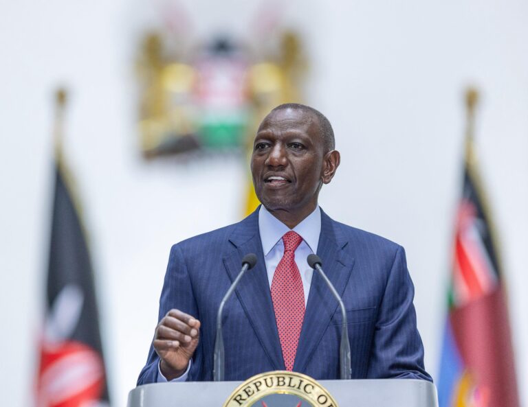 Ruto unveils new police uniforms as more than 6,000 recruits graduate